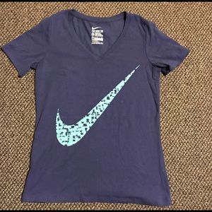 Nike Women’s  V-neck shirt!